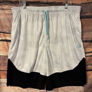AND1 Men's XL White Black Basketball Active Dribbling Shorts Mesh Pockets NWT